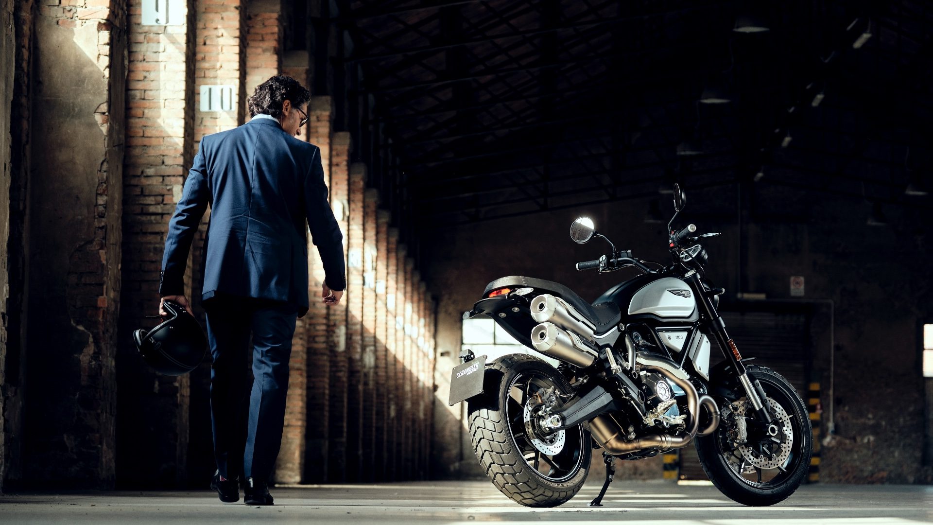 1100-dark-pro-news_3-1920x1080