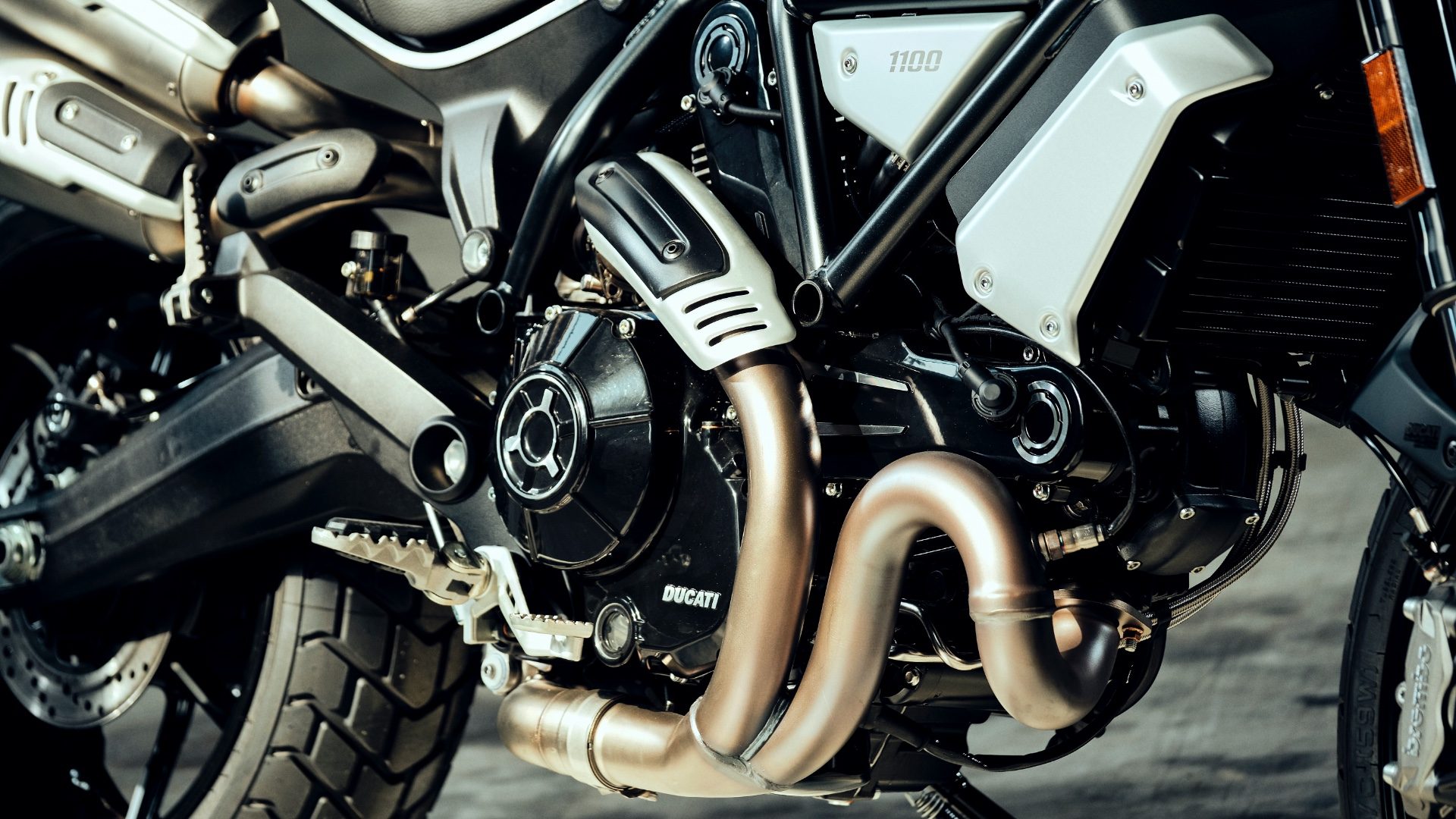 1100-dark-pro-news_4-1920x1080