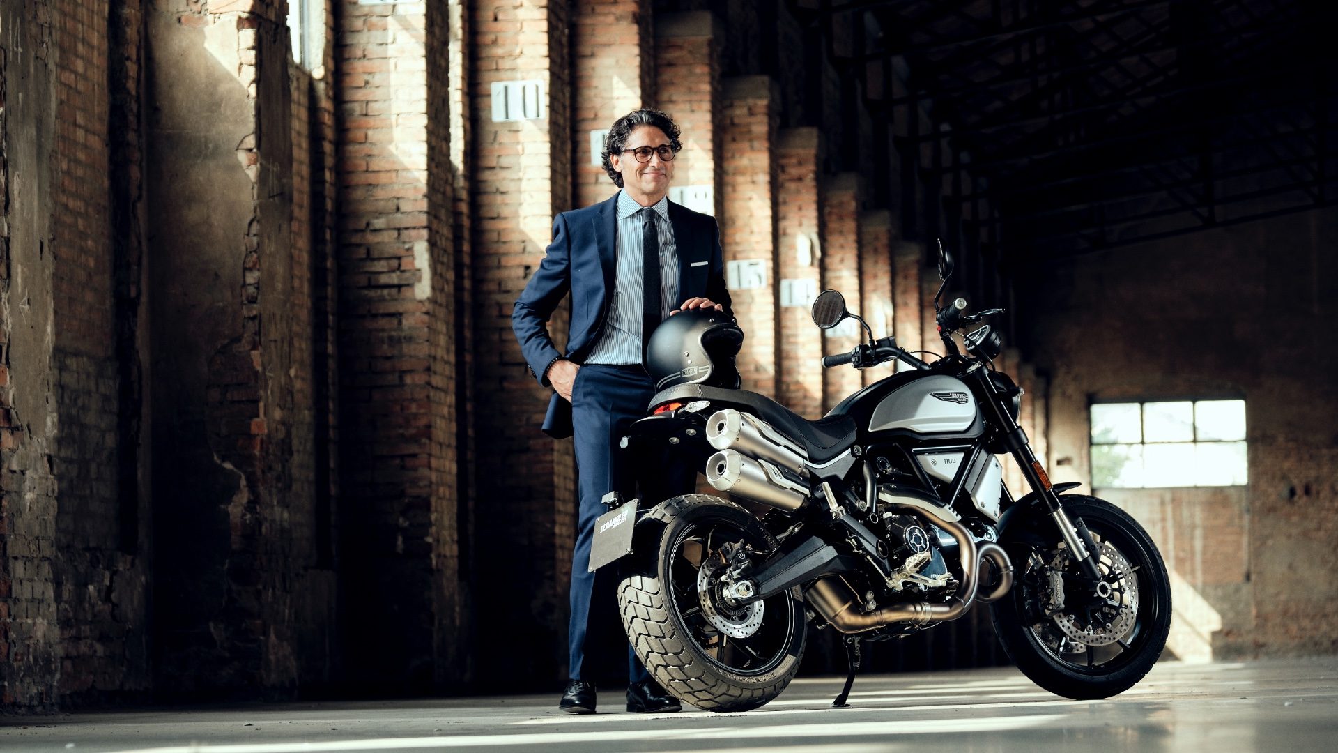 1100-dark-pro-news_8-1920x1080